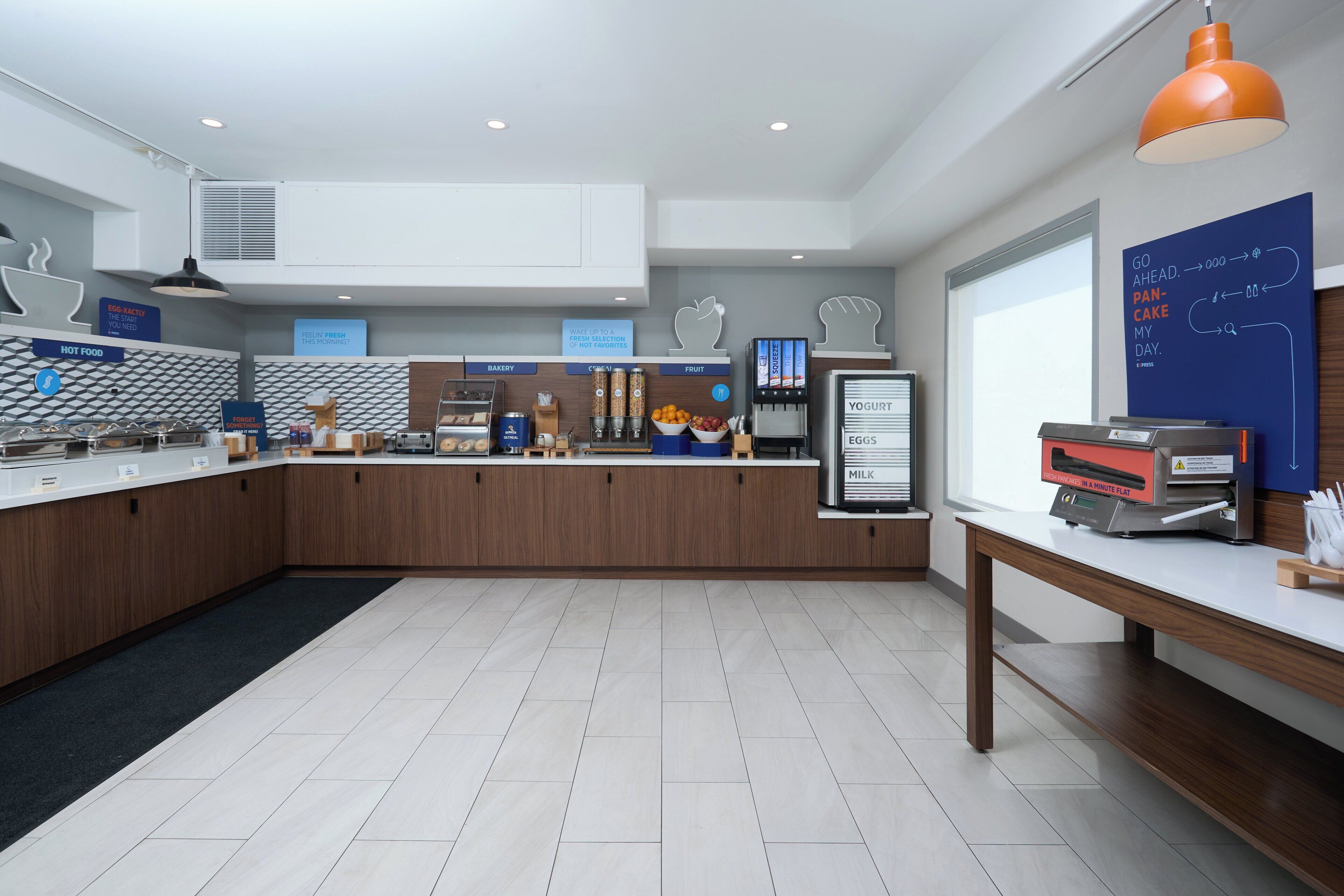 free buffet breakfast