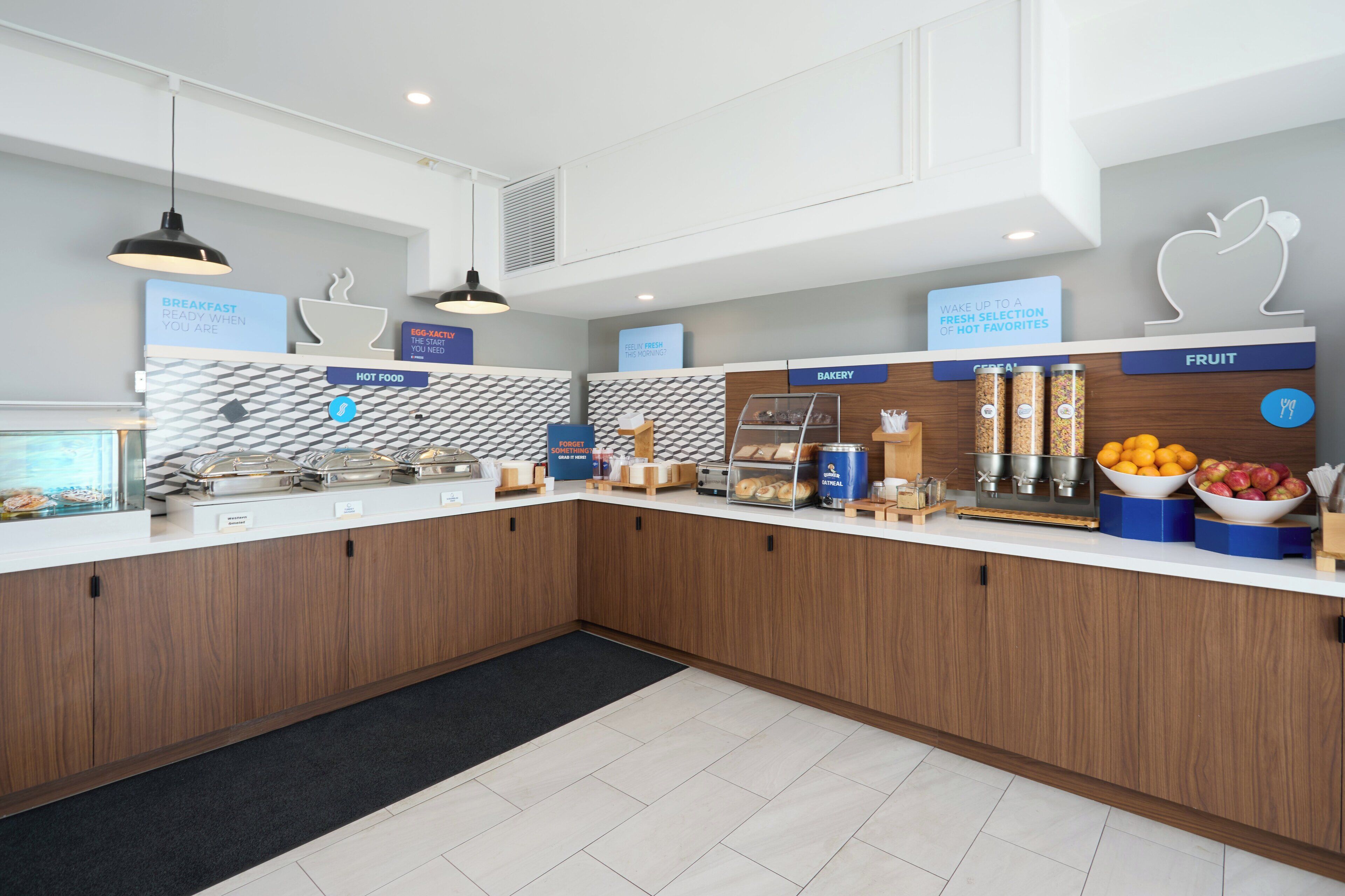 free buffet breakfast