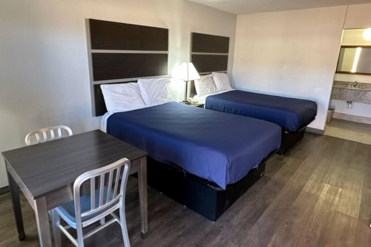 1 bedroom, desk, free WiFi, bed sheets