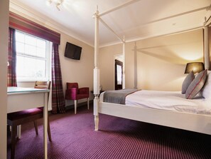 Deluxe Double Room | Iron/ironing board, free WiFi