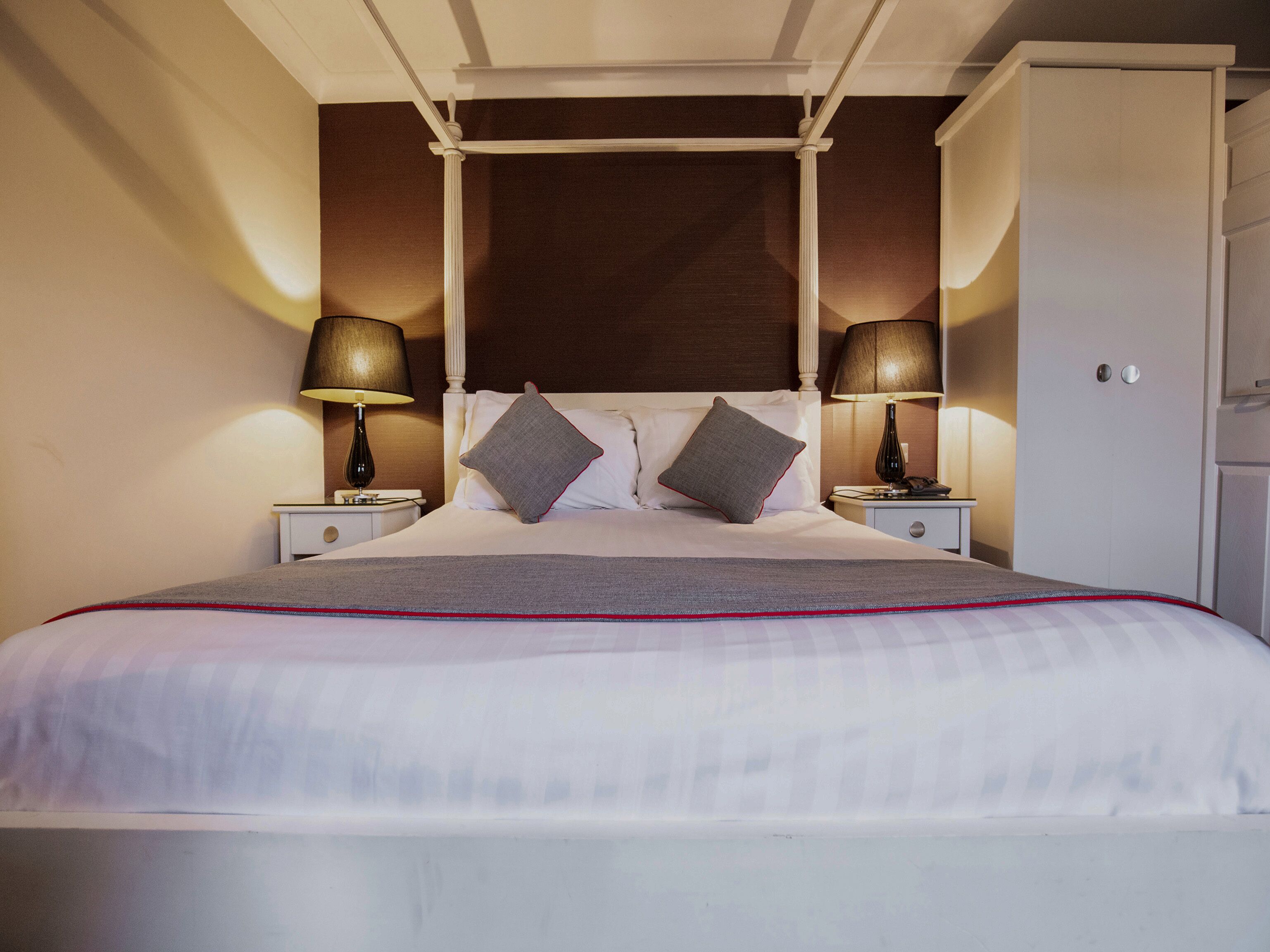 Deluxe Double Room | Iron/ironing board, free WiFi, bed sheets