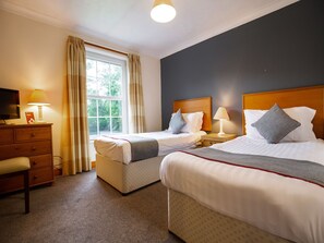 Superior Suite (Quadruple) | Iron/ironing board, free WiFi