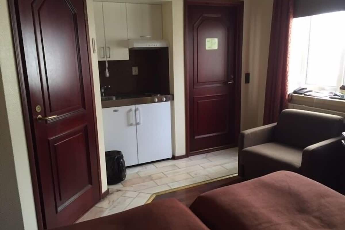 studio, kitchenette | premium bedding, minibar, in-room safe, desk