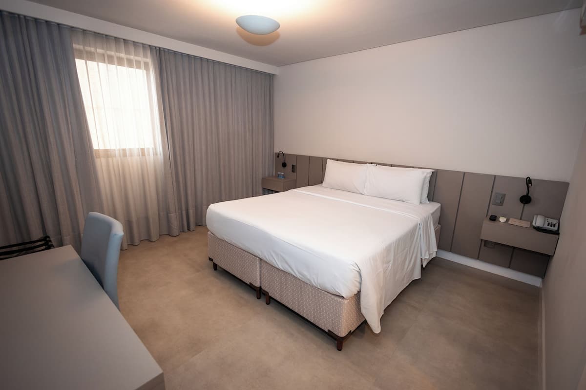 Executive Double Room | 1 bedroom, minibar, in-room safe, desk