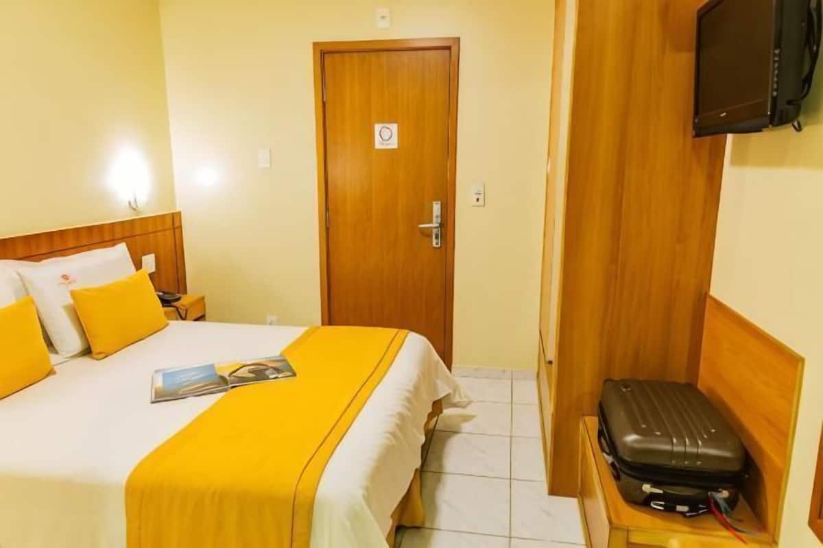 Hypoallergeen beddengoed, een minibar, een kluis op de kamer