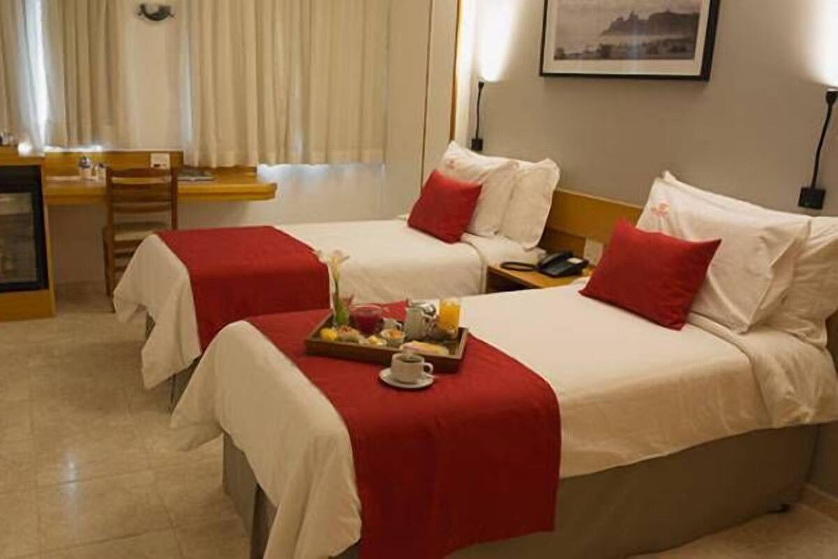 Hypo-allergenic bedding, minibar, in-room safe, soundproofing