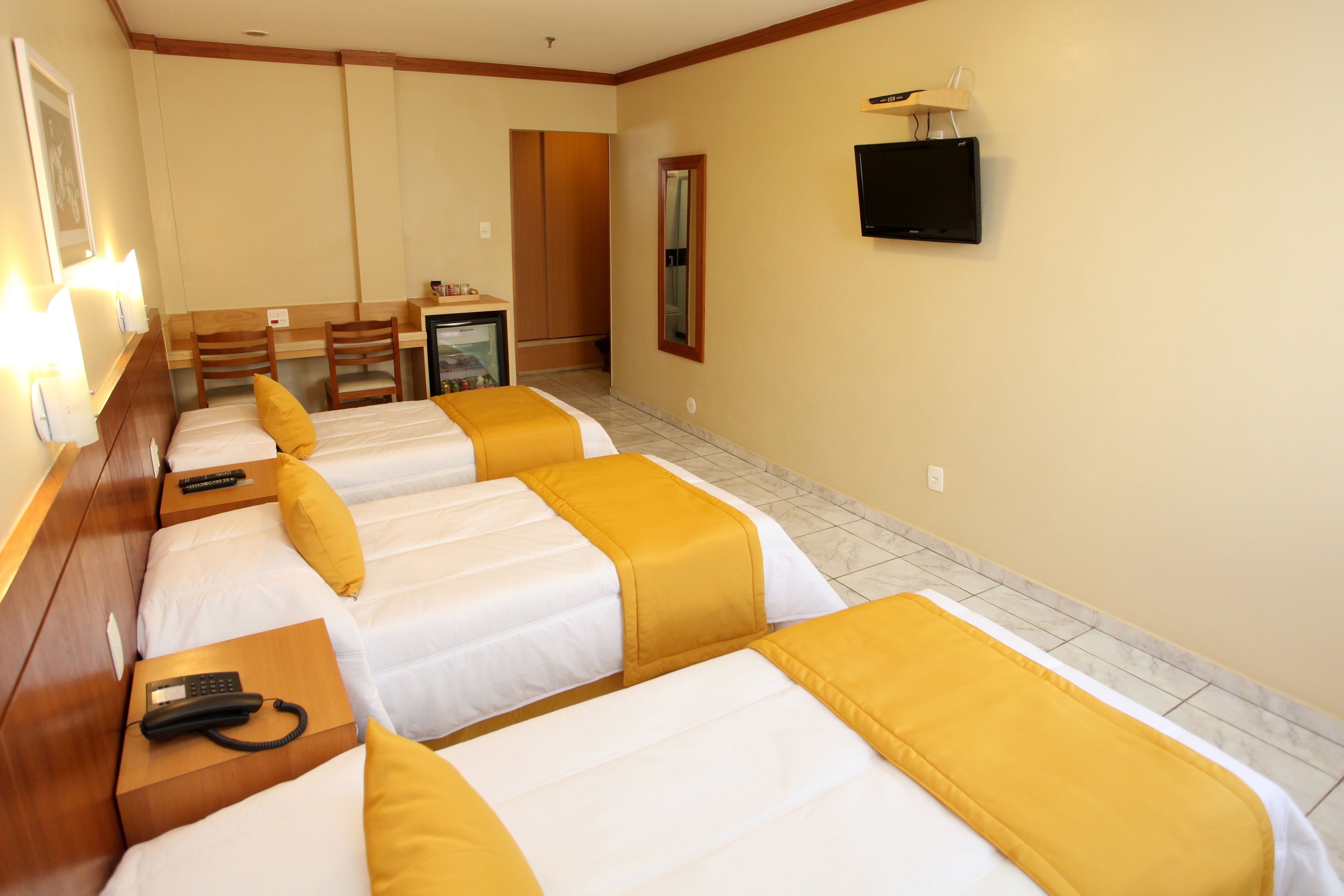 standard triple room, 3 single beds | hypo-allergenic bedding, minibar, in-room safe, soundproofing