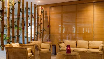 Parihoitohuone(ita), sauna, turkkilainen sauna, vartalohoitoja