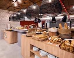 Desayuno buffet todos los días (con cargo)