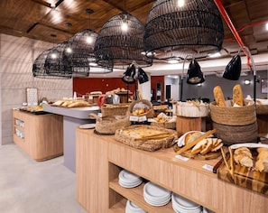 Daily buffet breakfast (BRL 65 per person)