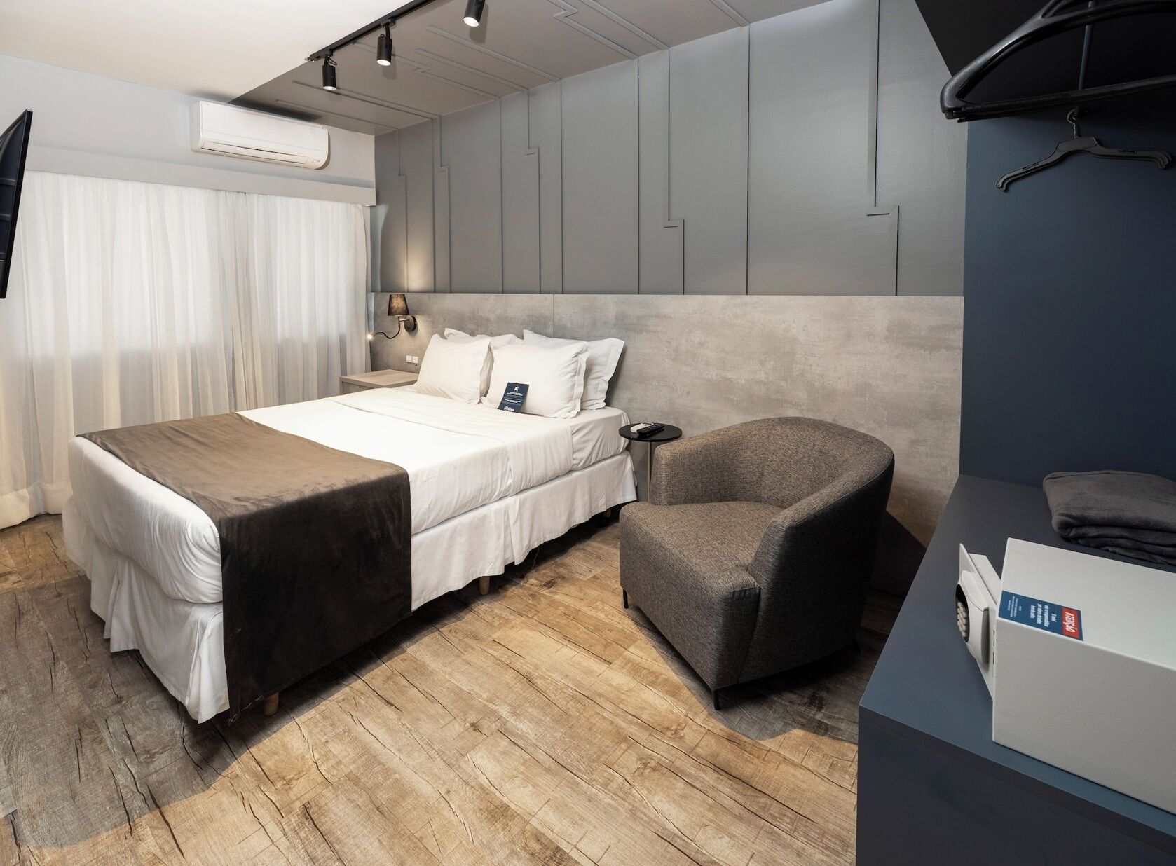 Minibar, in-room safe, desk, blackout curtains