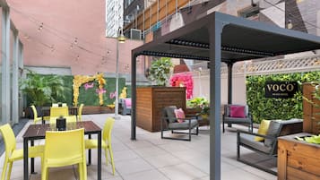 Breakfast, lunch and dinner served