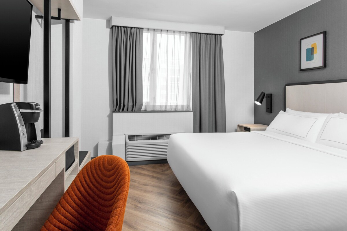 Hochwertige Bettwaren, Pillowtop-Betten, Zimmersafe, Schreibtisch