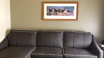 Room | Ruang tamu | TV skrin rata