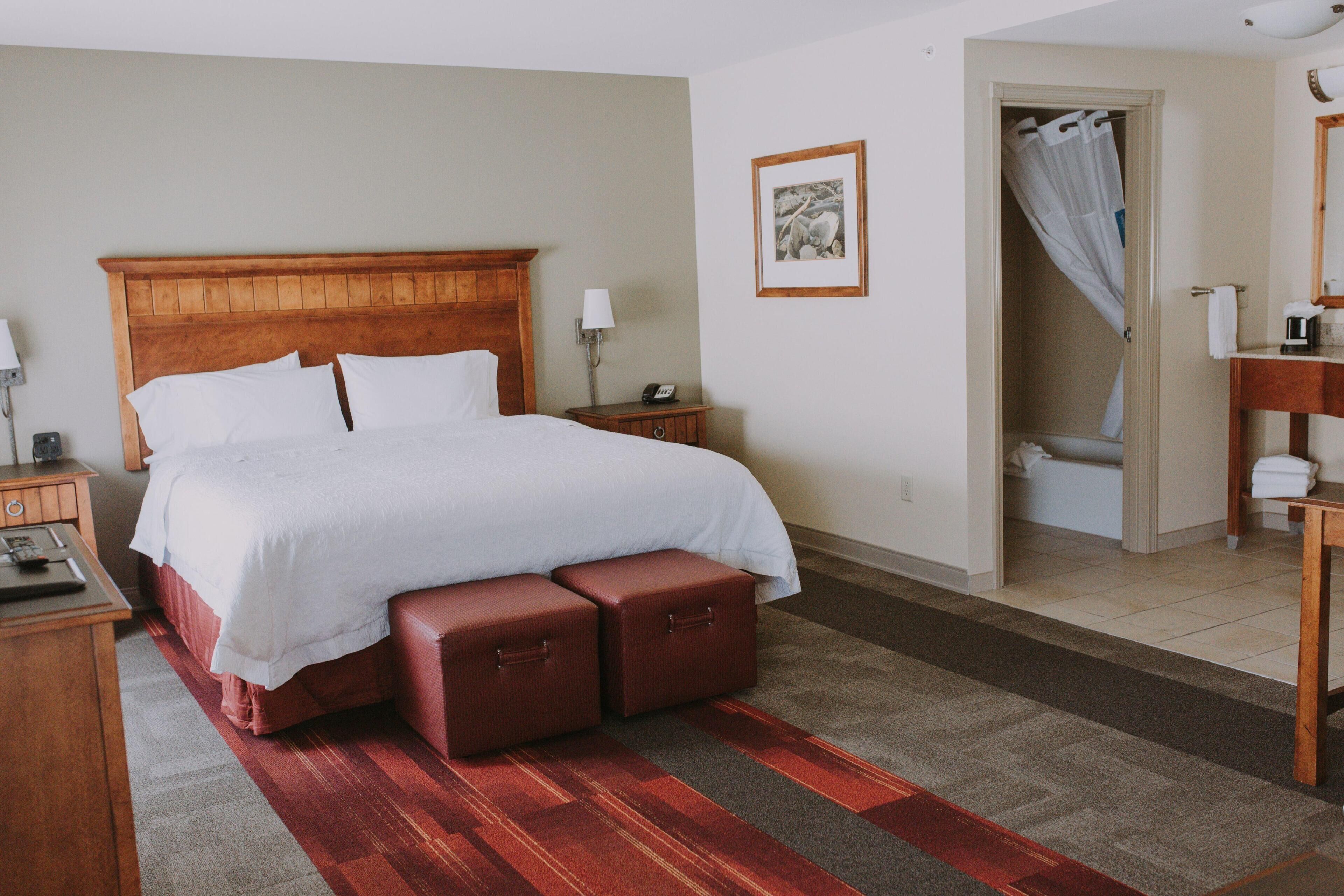 One king studio suite non smoking | Blackout curtains, iron/ironing board, free cots/infant beds