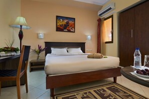 Egyptian cotton sheets, premium bedding, Tempur-Pedic beds, minibar - Dunia Hôtel Bissau (Bissau)