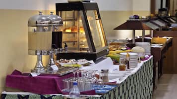 Breakfast, lunch, dinner served; African cuisine, garden views