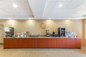 Free daily continental breakfast