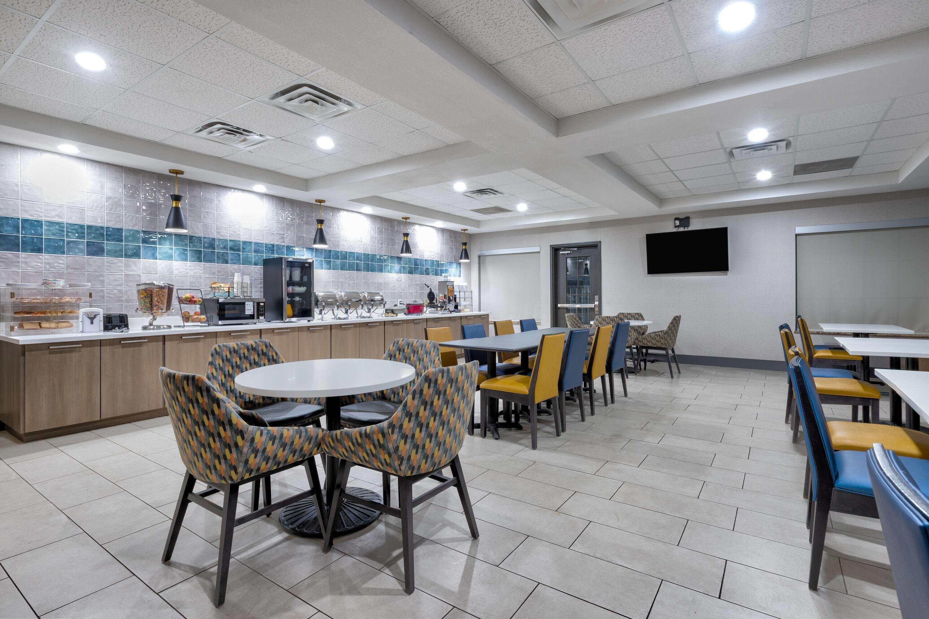Free daily continental breakfast 