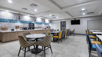 Free daily continental breakfast