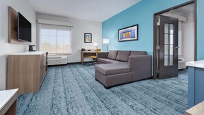 Premium bedding, desk, blackout curtains, iron/ironing board - La Quinta Inn & Suites by Wyndham Hobbs (Hobbs)