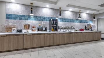Café da manhã continental grátis todos os dias