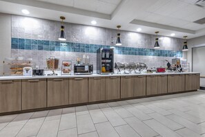 Free daily continental breakfast  - La Quinta Inn & Suites by Wyndham Hobbs (Hobbs)