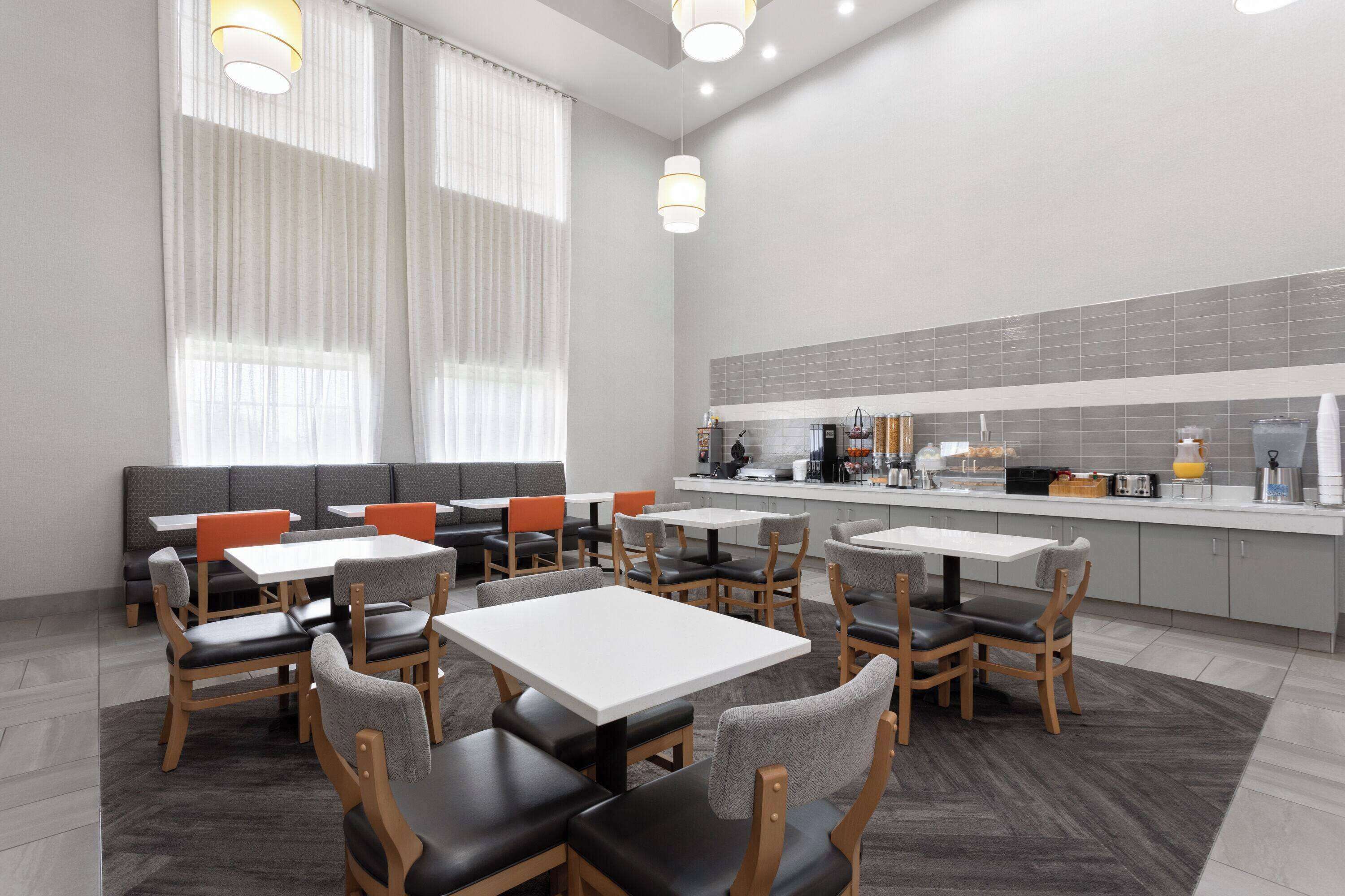 Gratis frukost med självservering varje dag 