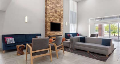 La Quinta Inn & Suites by Wyndham Ft. Pierce