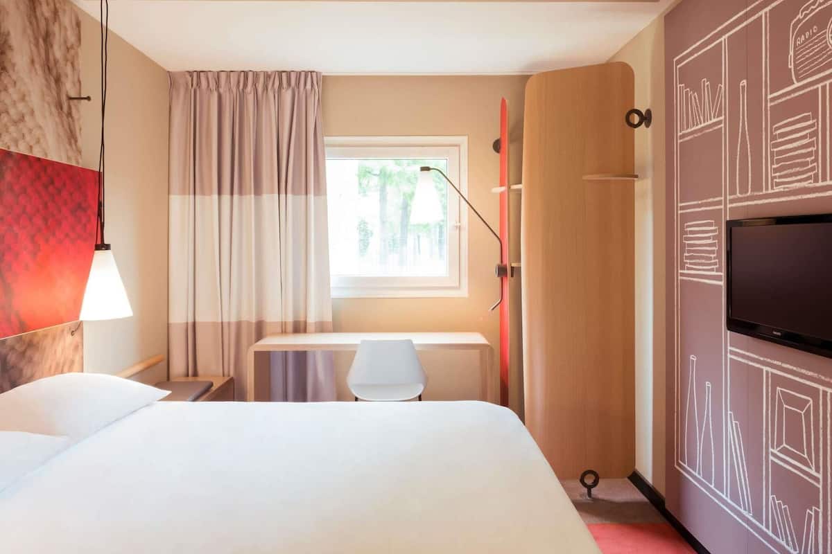 Chambre, 1 lit double (SweetRoom) | Coffres-forts dans les chambres, bureau, fer et planche Ă repasser