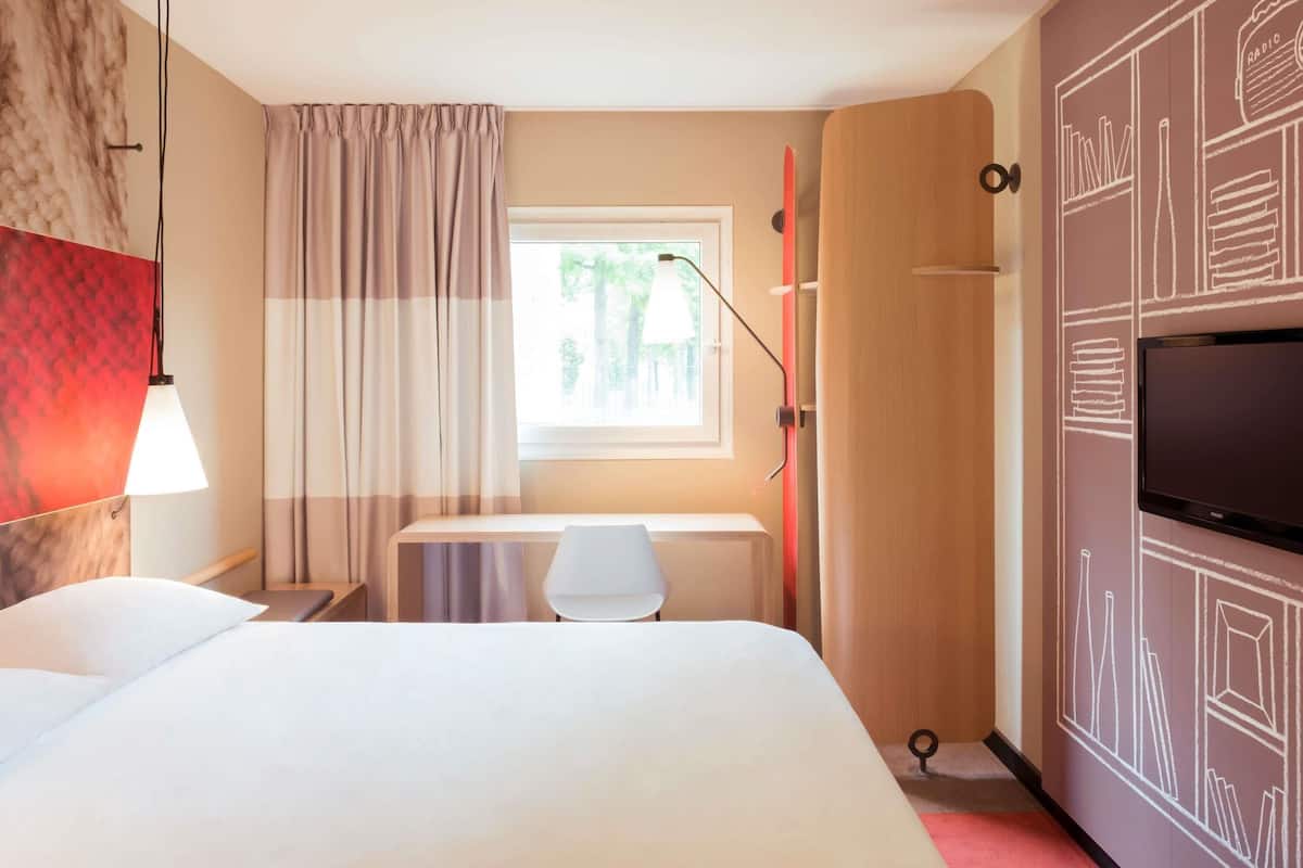 Habitación, 1 cama doble (SweetRoom) | Caja fuerte, escritorio, tabla de planchar con plancha y wifi gratis