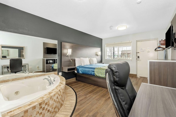 Premium bedding, in-room safe, iron/ironing board, free WiFi