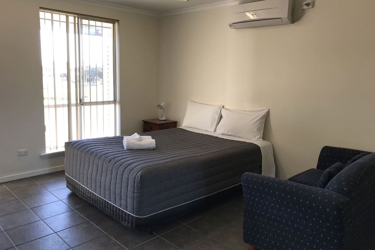 Desk, blackout curtains, iron/ironing board, free WiFi