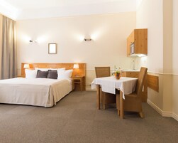 Ropa de cama de alta calidad y minibar