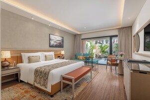 Egyptian cotton sheets, premium bedding, minibar, in-room safe