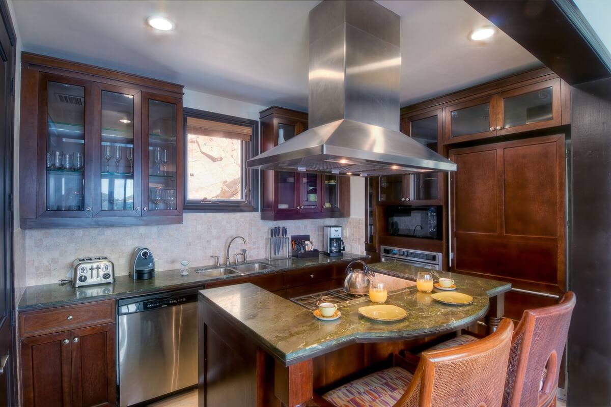 villa, 2 bedrooms, non smoking, ocean view | private kitchen | fridge, coffee/tea maker