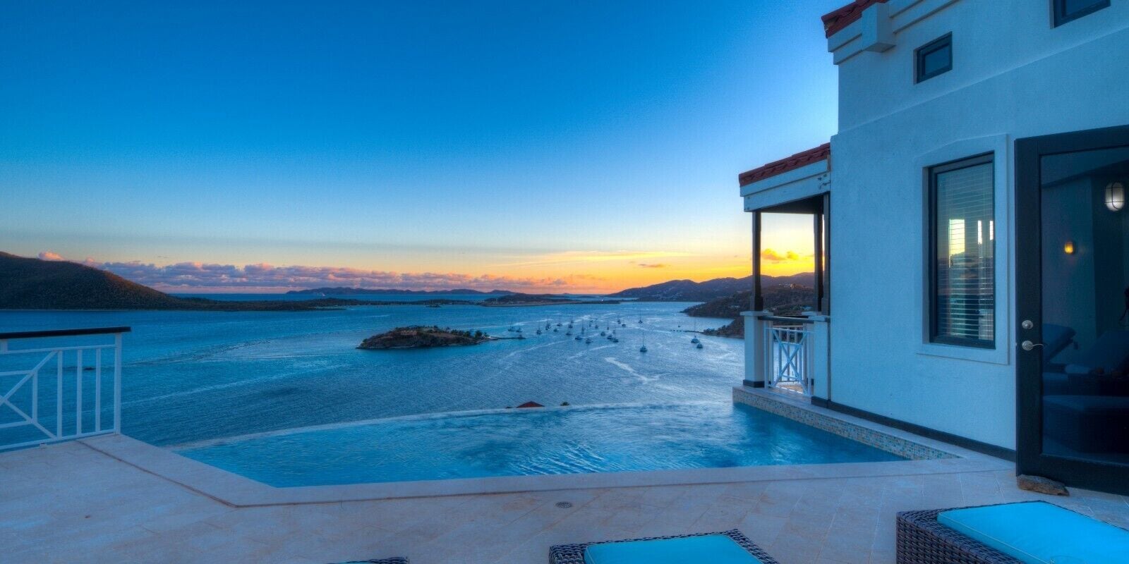 3 outdoor pools, pool umbrellas, pool loungers