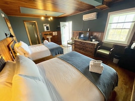Deluxe Room, 2 Queen Beds, Non Smoking, Balcony (Room 310) | Premium bedding, bed sheets, alarm clocks