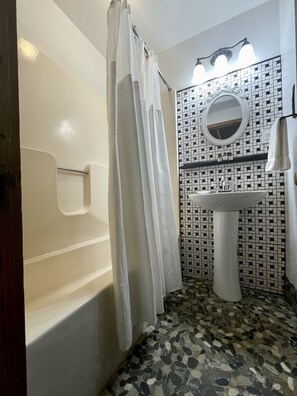 Bathroom - Skyline Village Inn  (Spruce Pine)