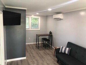 スタンダード ルーム 1 ベッドルーム 禁煙 | 客室内のダイニングエリア