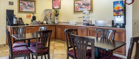 Tägliches inbegriffenes großes Frühstück