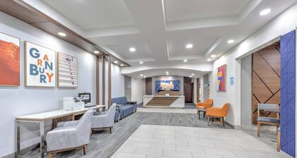 Holiday Inn Express & Suites Granbury by IHG
