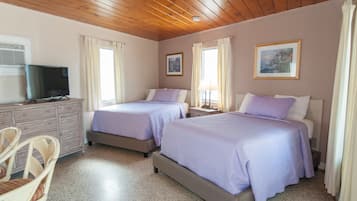 Classic-Zimmer, 2 Doppelbetten | Pillowtop-Betten, Schreibtisch, Verdunkelungsvorhänge