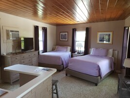 Large Efficiency | Pillowtop beds, desk, blackout drapes, soundproofing