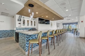 Bar (on property) - Hilton Garden Inn Myrtle Beach/Coastal Grand Mall (Myrtle Beach)