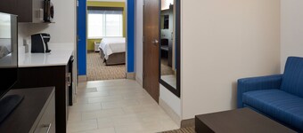 Holiday Inn Express & Suites Pueblo North by IHG