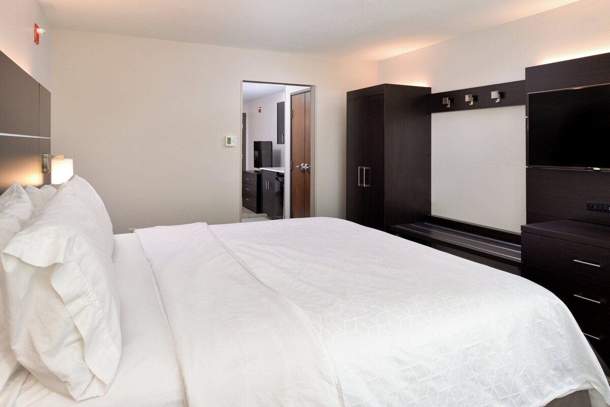 Standard Room, 1 King Bed