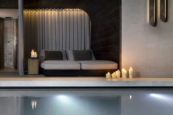 Couples treatment rooms, sauna, hot tub, steam room, Turkish bath