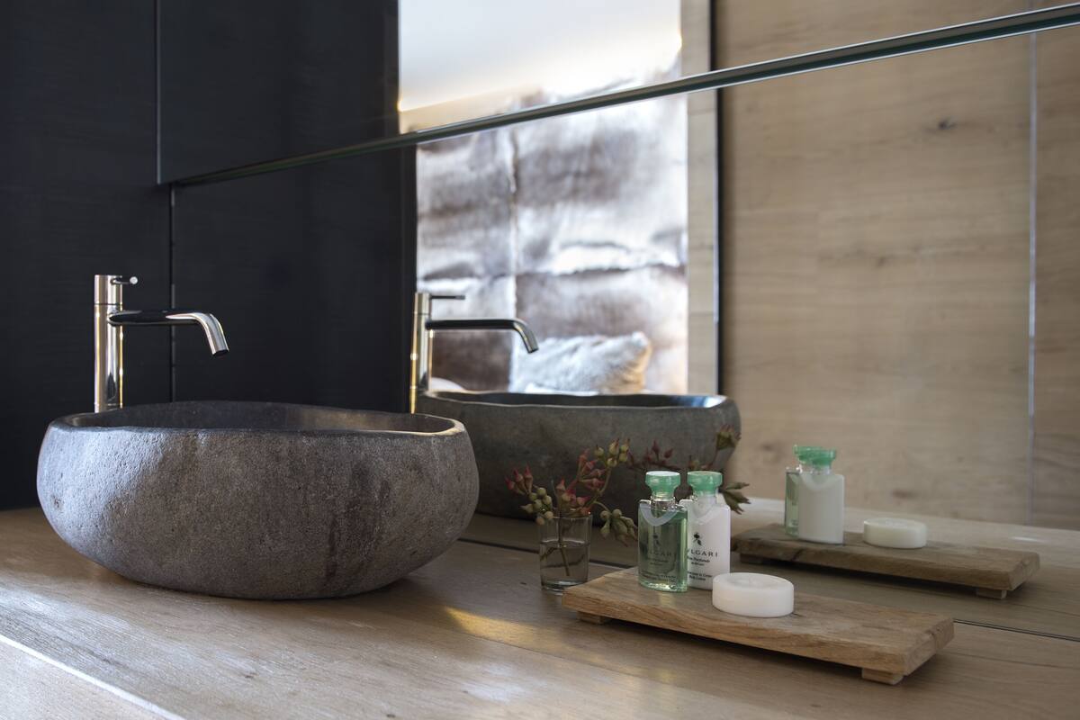 superior double room, balcony (spa access included) | bathroom | jetted bath, designer toiletries, hair dryer, bathrobes