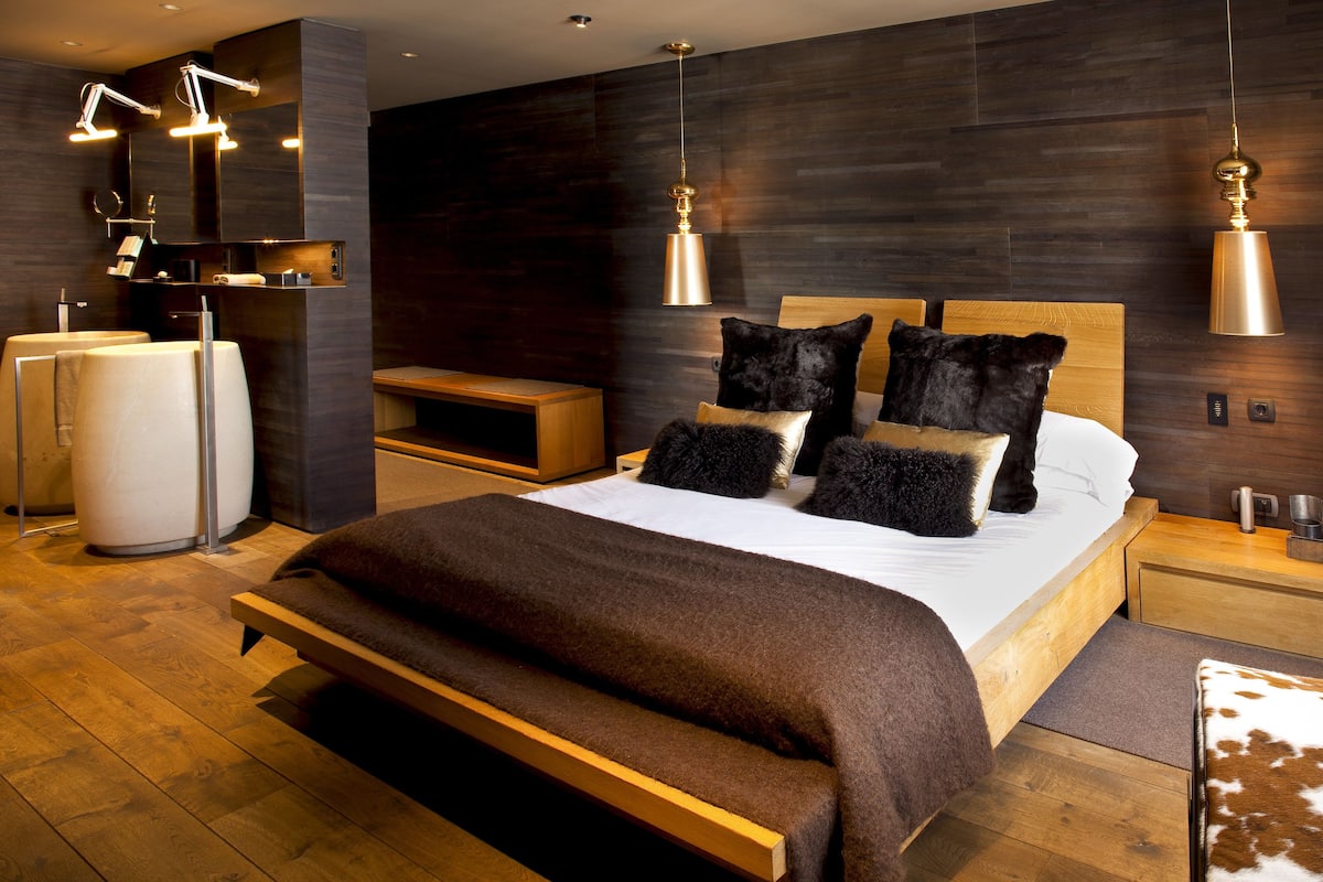 1 bedroom, premium bedding, down duvets, minibar